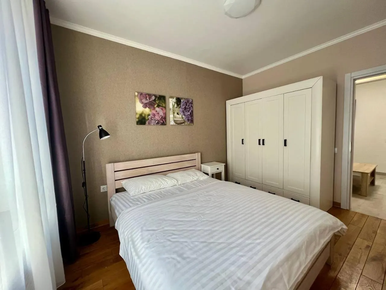Smart Apart Center Lviv 0*,