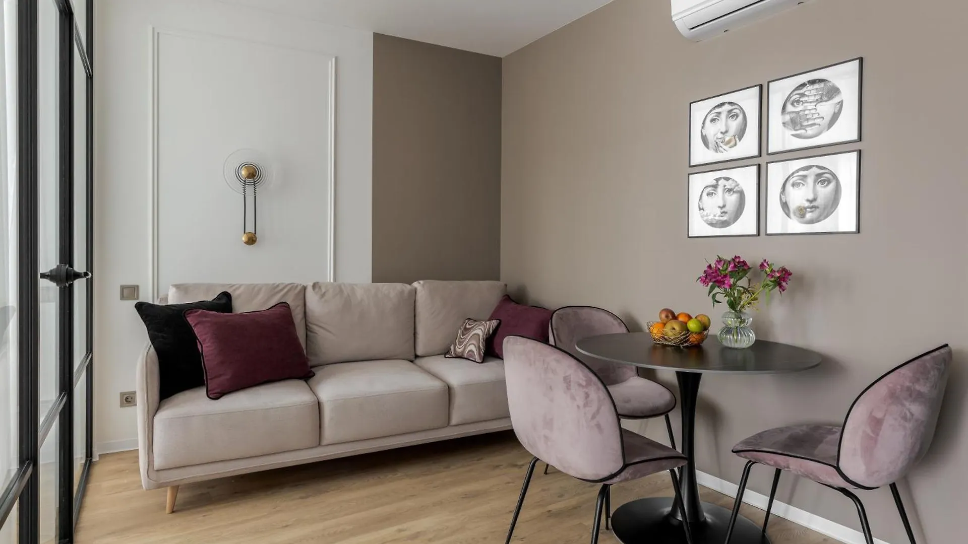 Smart Apart Center Lviv 0*,  Ukraine
